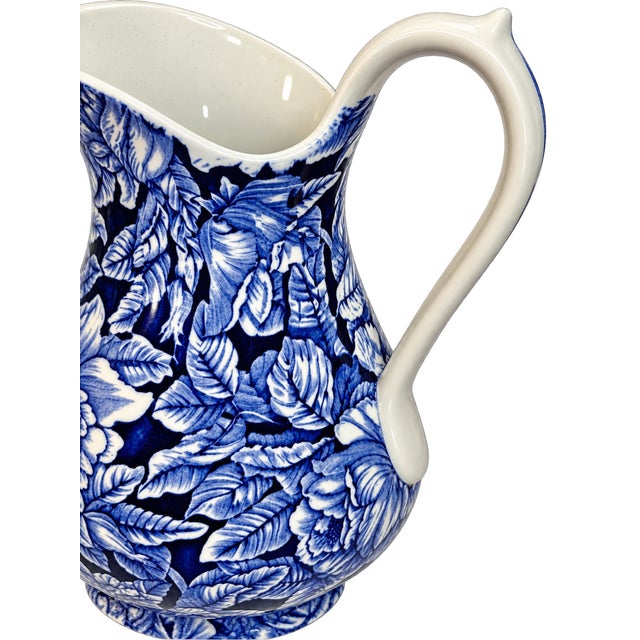Late 20th Century Coastal Blakeney Staffordshire Blue & White Ironstone Pitcher & Basin Set For Sale In Miami - Image 6 of 9