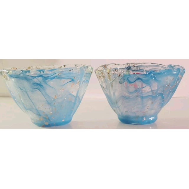 Beautiful vintage Tammaro Home Italy art glass bowls, offered as a matching set of two. Featuring an elegant blue glass...