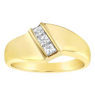 Diagonal Princess Cut Diamond Ring .27cttw 14k Yellow Gold, Size 9 For Sale