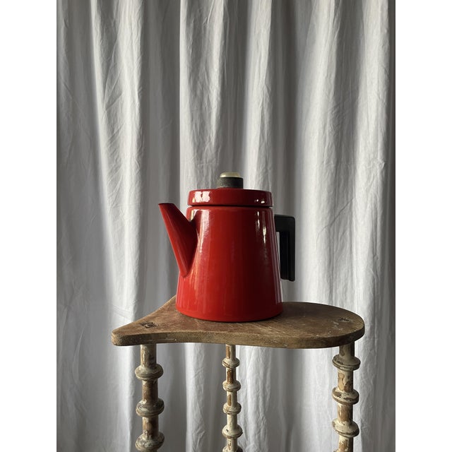 Mid-Century Modern Enameled Cast Iron Coffee Pot attributed to Antti Nurmesniemi for Finel, 1950s For Sale - Image 3 of 10