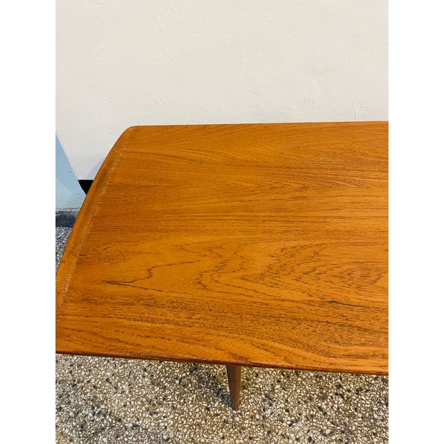 Maroon Model FD 503 Teak Coffee Table by Tove & Edvard Kindt-Larsen for France & Søn, 1960s For Sale - Image 8 of 11