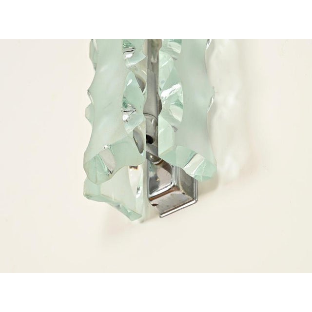 Hand-Chiseled Glass and Chrome Sconces attributed to Cristal Art, Italy, 1970s, Set of 2 For Sale - Image 4 of 11