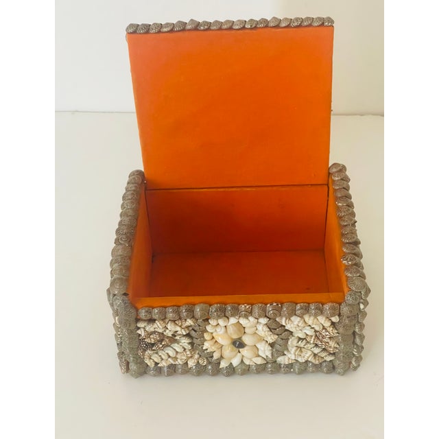 Coastal Early 20 Th Century Sea Shell Encrusted Jewelry Box For Sale - Image 3 of 5