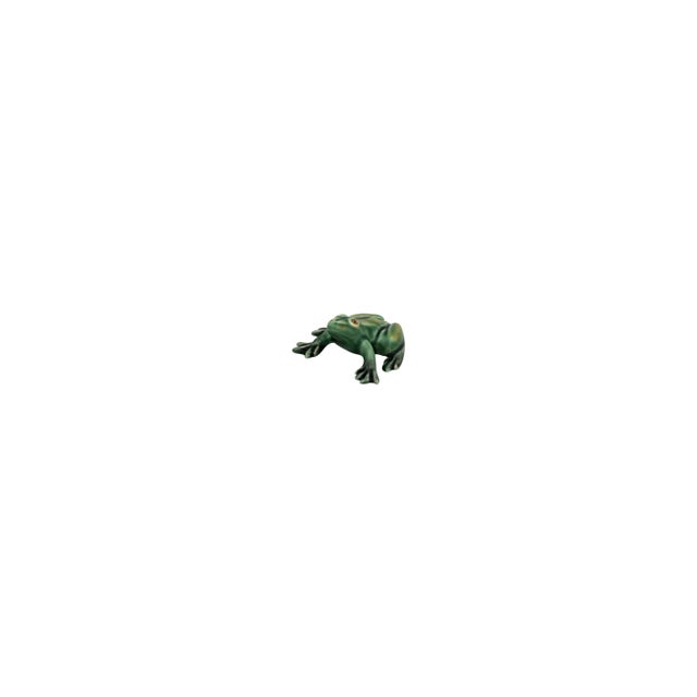 A symbol of abundance, wealth, prosperity and good luck, the frog could not escape Bordallo Pinheiro’s approach, in his...
