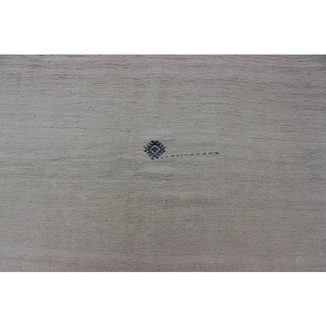 Cream Square-Sized Large Midcentury Turkish Kilim Rug With Subtle Variegated Cream For Sale - Image 8 of 9