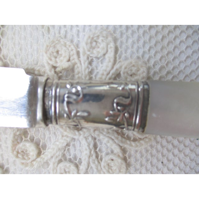 Late 19th Century Antique Landers Frary & Clark Aetna Works Mother of Pearl & Sterling Knives - Set of 6 For Sale - Image 5 of 8