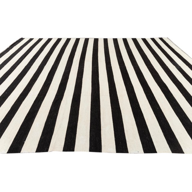 Textile Apadana Oversize 21st Century Modern Flat-Weave Kilim Rug For Sale - Image 7 of 11