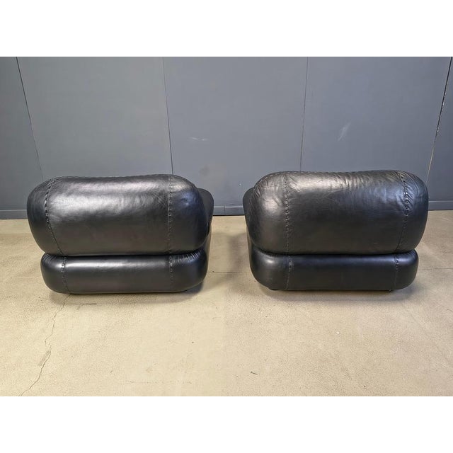 Set of Black Leather Lounge Chairs by Sapporo for Mobil Girgi, 1970s, Set of 2 For Sale - Image 4 of 11
