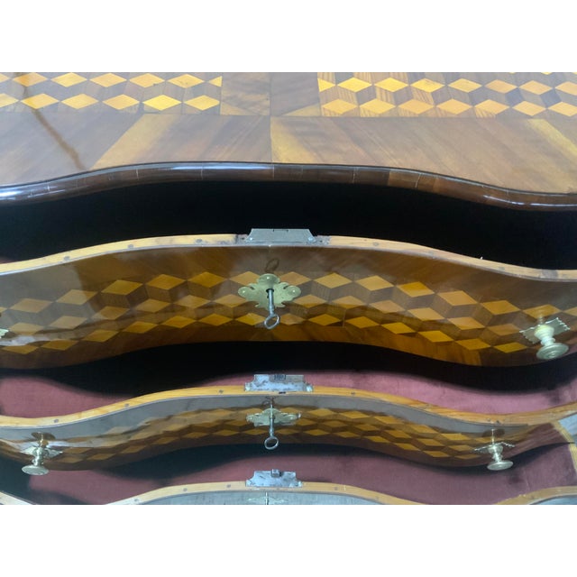 Mid 18th Century Baroque Chest of Drawers in Walnut with Marquetry, 1760s For Sale - Image 5 of 17