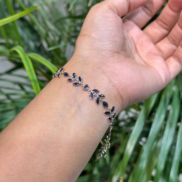 Contemporary 14k Yellow Gold 7.01ct Marquise Blue Sapphire Vine Leaf Link Bracelet For Sale - Image 3 of 17