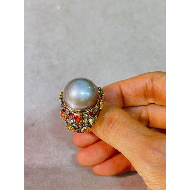 Contemporary Bochic “Capri” Multi Sapphire & Tahiti Pearl Ring Set In 18K Gold & Silver For Sale - Image 3 of 12