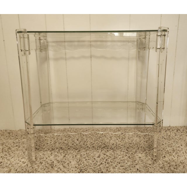 Mid-Century Modern Pair Lucite End Tables 1950s Scalloped and Etched For Sale - Image 3 of 9