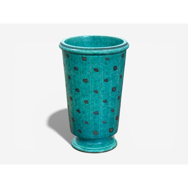 Wilhelm Kage, Swedish Mid-Century Modern, Green Ceramic, "Argenta" Vase or Vessel, Sweden, 1930s A unique ceramic vase...