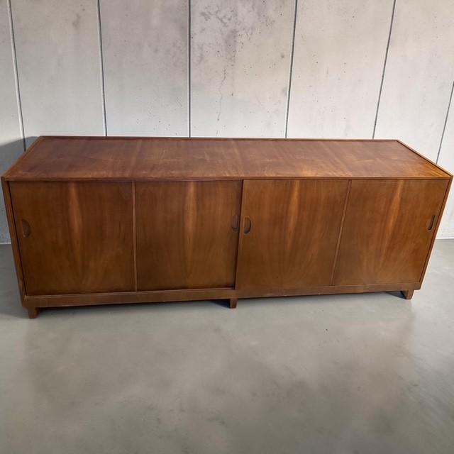 Vintage Baker Furniture Mid-Century Modern Walnut Credenza / Media Console For Sale In Miami - Image 6 of 13
