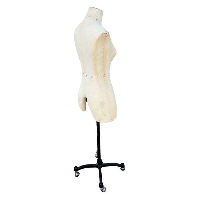 Adult Female White Linen Dress Form Mannequin on Iron Base W/ Wheels Size 8 For Sale - Image 4 of 8