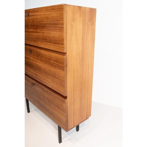 Chest of Drawers in Teak For Sale - Image 3 of 12
