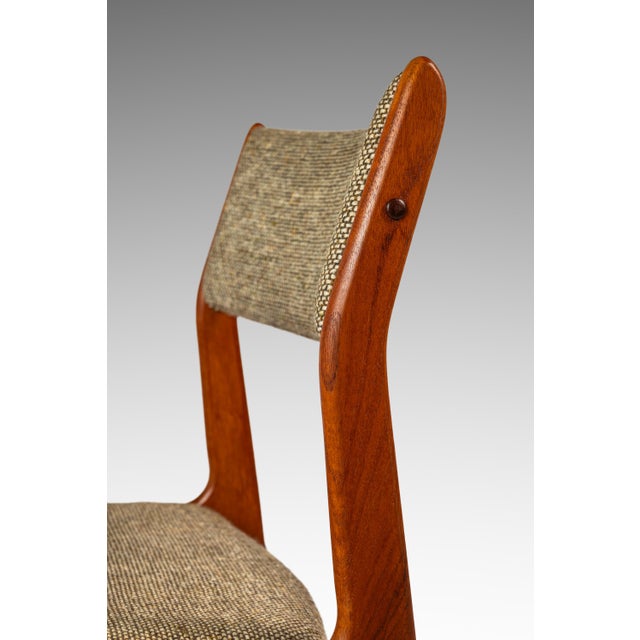 Danish Mid-Century Modern Dining / Desk Chair in Solid Teak & Original Oatmeal Fabric by Scandinavia Woodworks Co., C. 1970's For Sale - Image 14 of 18