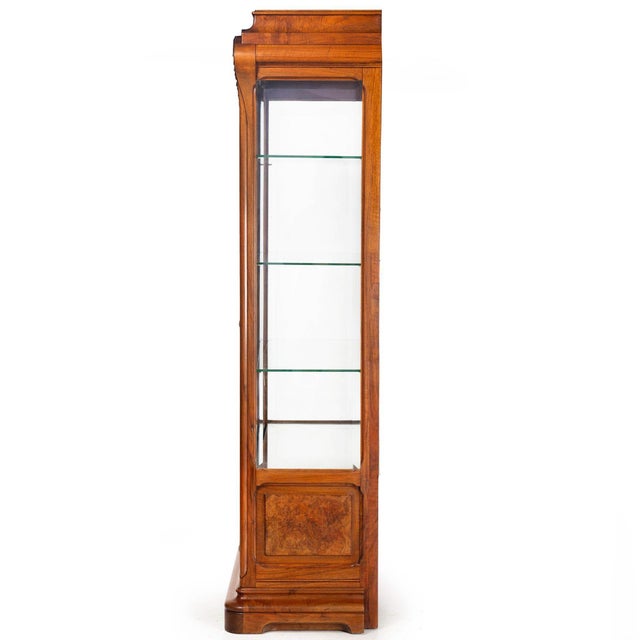Early 20th Century Art Nouveau Carved and Burl Walnut Display Cabinet Circa 1900 For Sale - Image 5 of 18