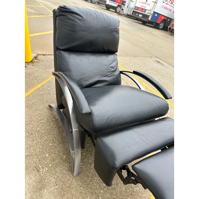 Comfort Designs, Inc. Comfort Designs Black Leather Recliner For Sale - Image 4 of 10