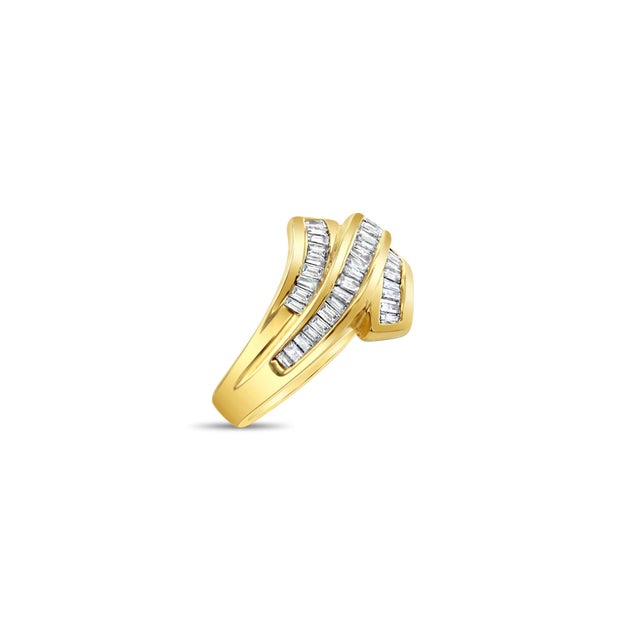 Contemporary Baguette Ribbon Style Diamond Ring, Size 8 For Sale - Image 3 of 3