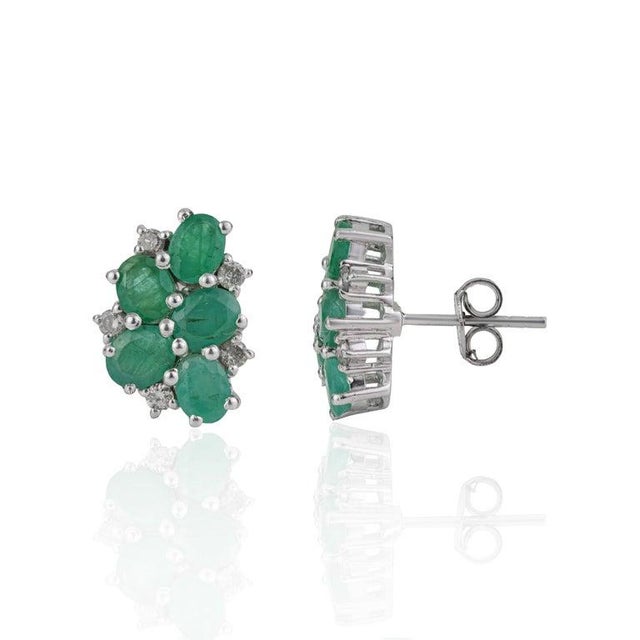 Contemporary Vintage Inspired Emerald & Diamond Cluster Stud Earrings in 925 Silver, a Pair For Sale - Image 3 of 14