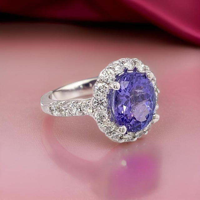 1990s Tanzanite Diamond Ring 14 Kt 5.30 TCW Certified, Size 5.25 For Sale In New York - Image 6 of 11