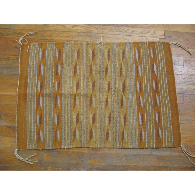 Rustic 1940s Tan Camel Stripe Modern Antique American Navajo Chinle Wide Ruins Rug 2' X 3' Flat Weave Wool Carpet For Sale - Image 3 of 7