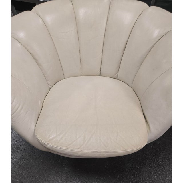 1970s VIntage Leather Swivel Lounger by Maurice Villency Ny For Sale - Image 5 of 10