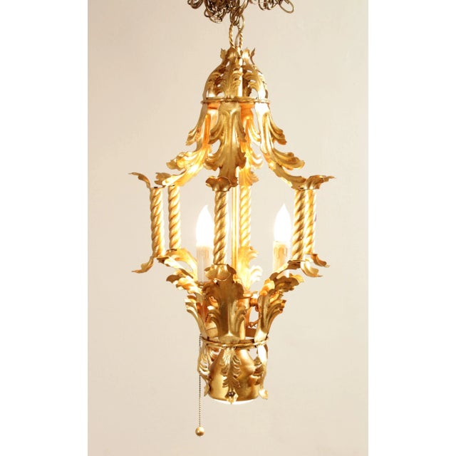 Hollywood Regency Mid 20th Century Italian Hollywood Regency Gilt Tole Lantern Chandelier For Sale - Image 3 of 13
