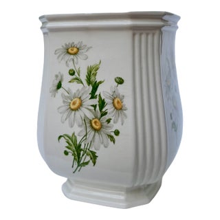 Mid 20th Century Fluted Staffordshire Ceramic Vase With Daisy Floral Design For Sale