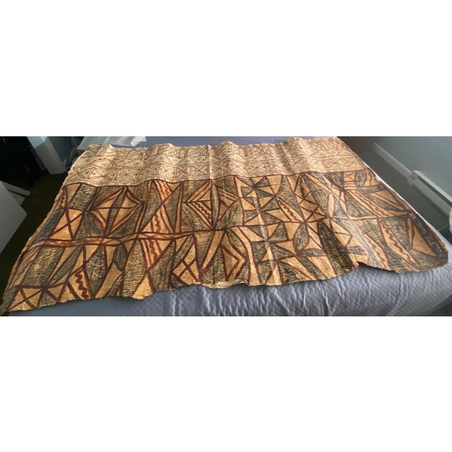 Mid 20th Century Mid 20th Century Large Fijian Masi Tapa Cloth With Hand Painted Geometric Kesa Motifs For Sale - Image 5 of 9