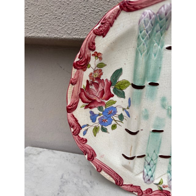 French Country 19th Century Longchamp Majolica Asparagus Plate With Flowers For Sale - Image 3 of 5