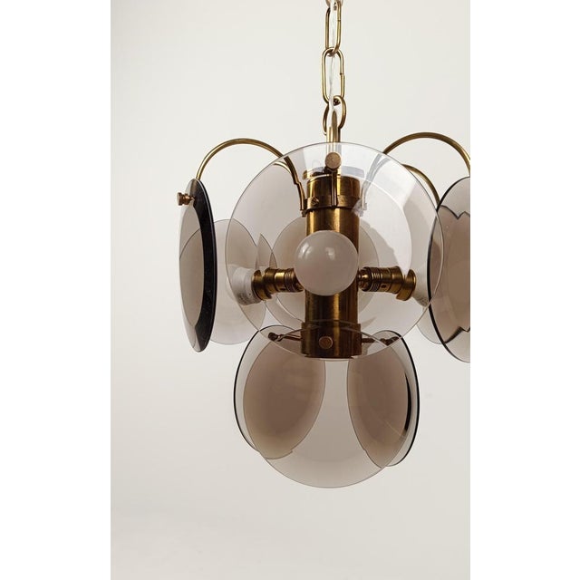 Vintage Chandelier in Brass with Smoked Bevelled Glass Discs from Sciolari, Italy, 1970s For Sale - Image 12 of 18