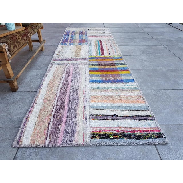 Off-white Mid 20th Century Oushak Handknotted Anatolian Runner For Sale - Image 8 of 10