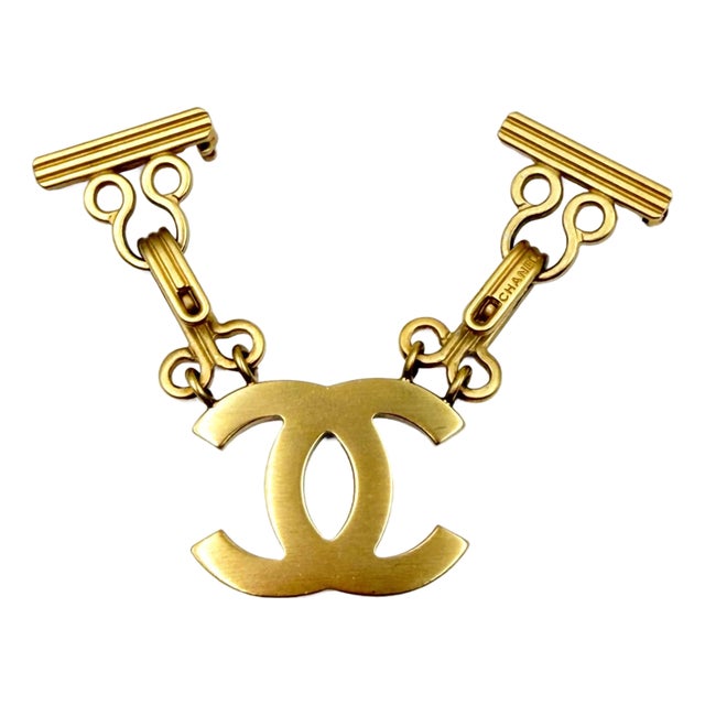 Chanel Vintage Gold CC Hook and Eye Large Double Brooch For Sale