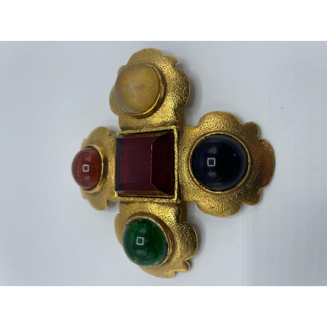 Chanel Chanel Brooch Gripoix Designed By Victoire De Castelane For Sale - Image 4 of 8