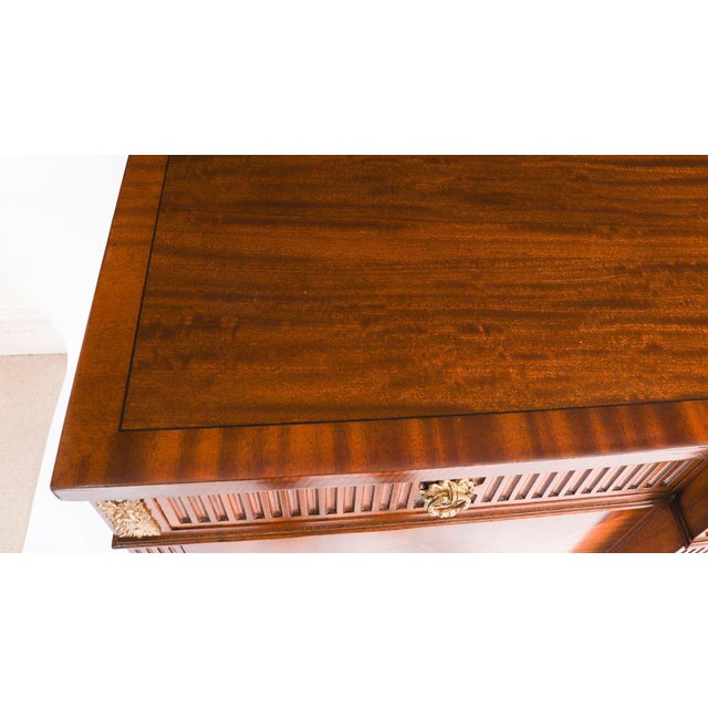 Vintage 20th Century Flame Mahogany Sideboard from Waring & Gillow For Sale - Image 10 of 18