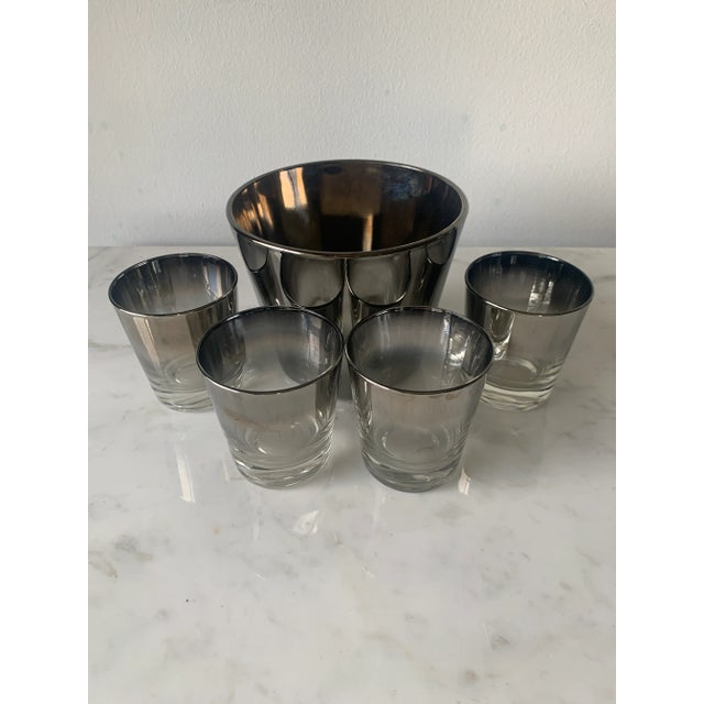 1960s Mid-Century Modern Vitreon Queens Silver Lusterware Old Fashioned Glasses & Ice Bucket Cocktail Set- 5 Pieces For Sale - Image 5 of 12
