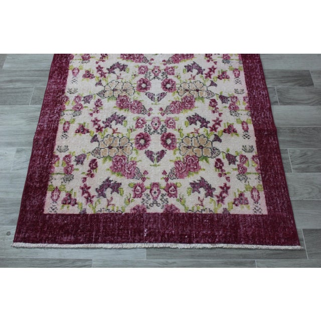 1970s Southwestern Style Floral Design Wool Wine Red Turkish Vintage Rug For Sale In Sacramento - Image 6 of 12