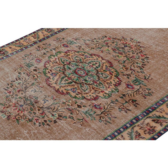 Rug & Kilim 1960s Vintage Zeki Müren European Style Rug With Geometric Patterns From Rug & Kilim For Sale - Image 4 of 7