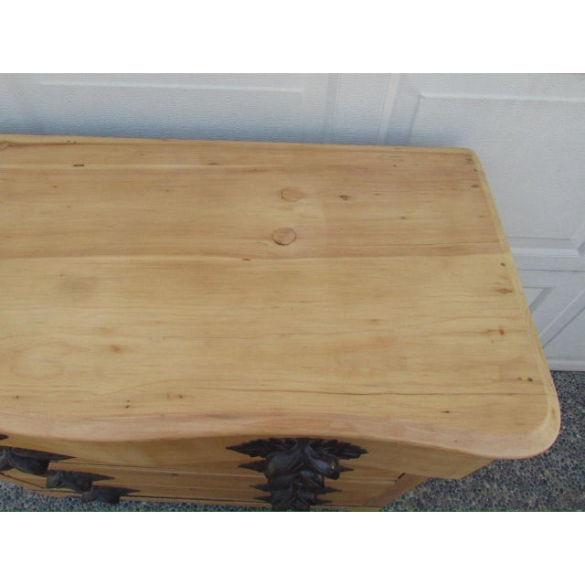 Tan Antique American Scrubbed Pine Dresser For Sale - Image 8 of 18