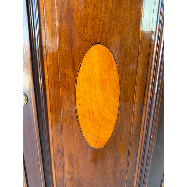 Brown 19th Century English Georgian-Style Mahogany Corner Cabinet For Sale - Image 8 of 17