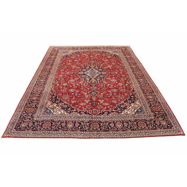 Hand-knotted Keshan rug | Knot density: 225.000/m² | Material: Hand-spun wool & cotton | Size: 398 x 298 cm | Origin:...