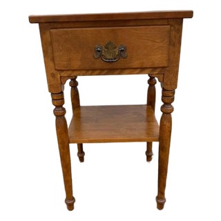 Vintage Ethan Allen Heirloom Nutmeg Maple Wood Side Table For Sale