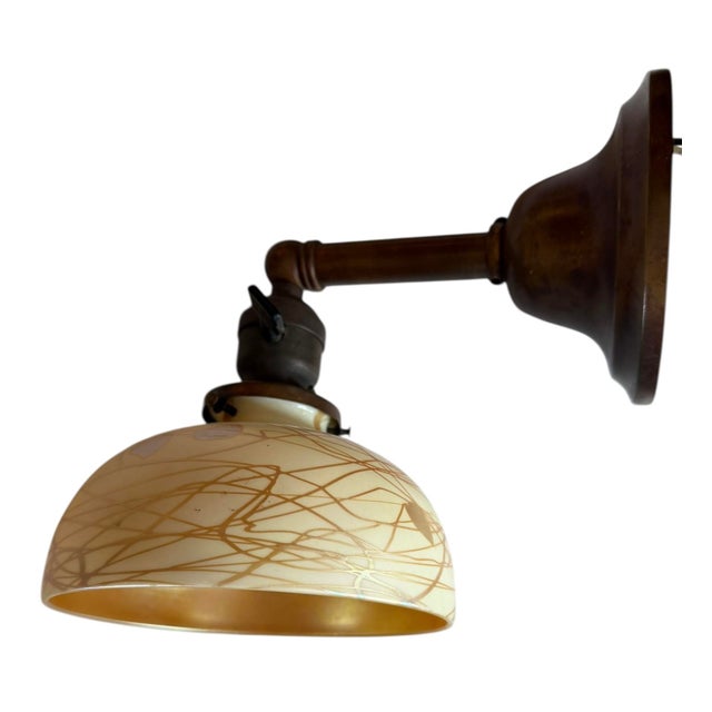 American Unsigned Gold Threaded Hearts and Vines Steuben Art Glass Wall Sconce Circa 1920’s For Sale - Image 3 of 6