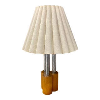 1970s Mid-Century Modern Chrome and Wood Table Lamp For Sale