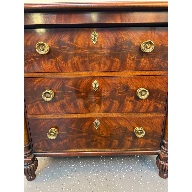 Brown 1980s Henredon Historic Nachez Collection Crotch Mahogany Bachelors Chest For Sale - Image 8 of 11