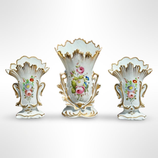 French Antique French Paris Porcelain Ruffled Bridal Spill Vases With Hand-Painted Florals & Gold, Set of 3 For Sale - Image 3 of 10