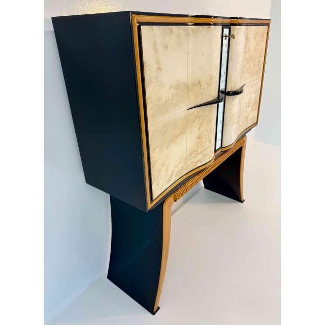Glass Italian Art Deco Bar Cabinet in Parchment attributed to Paolo Buffa, Italy, 1940s For Sale - Image 7 of 18