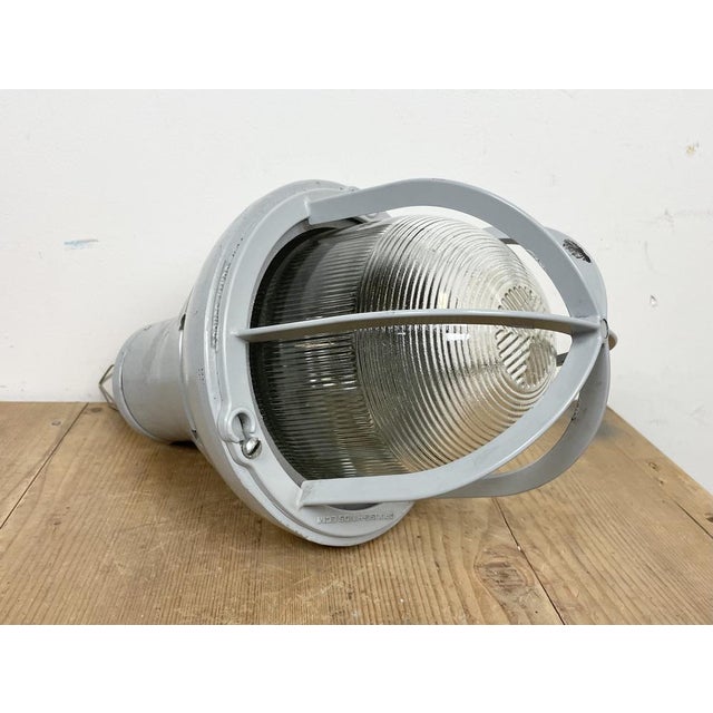 Grey Industrial Explosion Proof Light from Crouse-Hinds, 1970s For Sale - Image 15 of 16